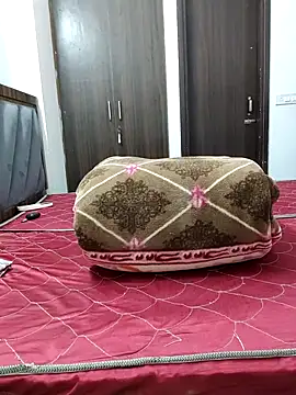 sweetpj online show from October 18, 2025, 5:57 pm