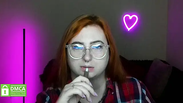 Alicia love00 online show from October 17, 2025, 5:26 pm