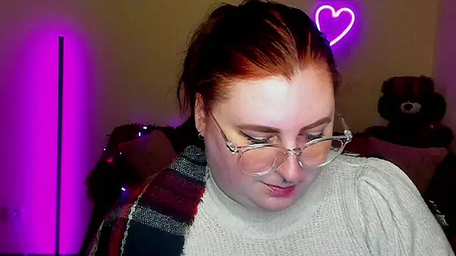 Alicia love00 online show from April 23, 2026, 12:29 pm