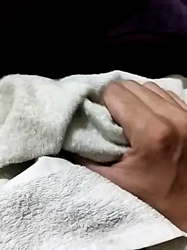 idhem   31 online show from February 9, 2026, 11:53 pm