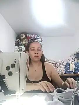 Isabella5 Brown  online show from December 4, 2025, 4:05 pm