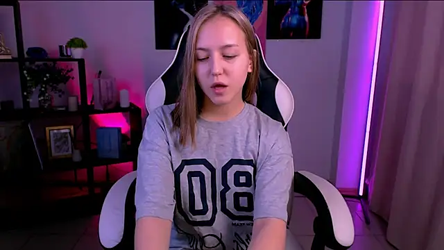 CindySparkl online show from February 11, 2026, 3:33 am