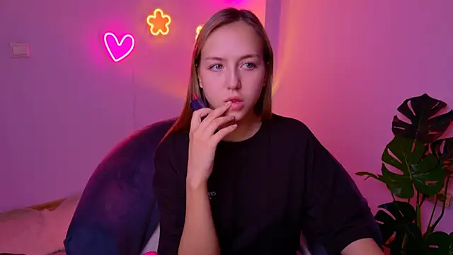 Snapshot of CindySparkl chatting on June 4, 2026, 3:34 am CindySparkl online show from June 4, 2026, 3:34 am