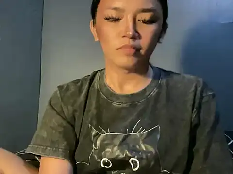 Claudia Johnson online show from December 18, 2025, 5:35 am