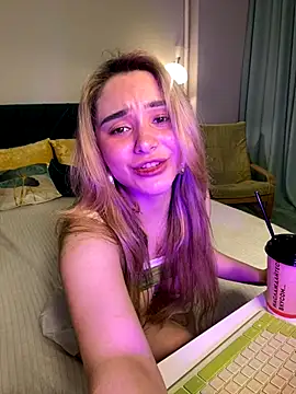 Chloe Ravens online show from October 9, 2025, 8:18 pm