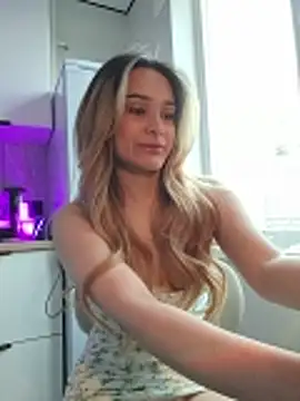 Chloe Ravens online show from April 13, 2026, 4:40 am