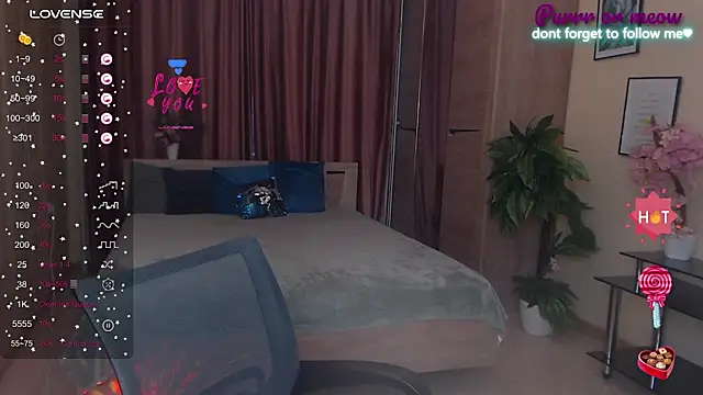 LiSinDoll online show from October 6, 2025, 1:25 am