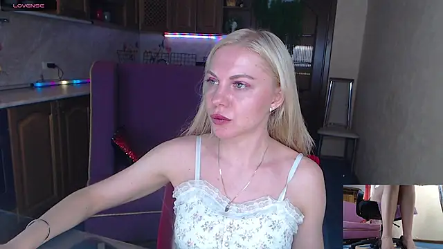 LiSinDoll online show from October 20, 2025, 6:58 am