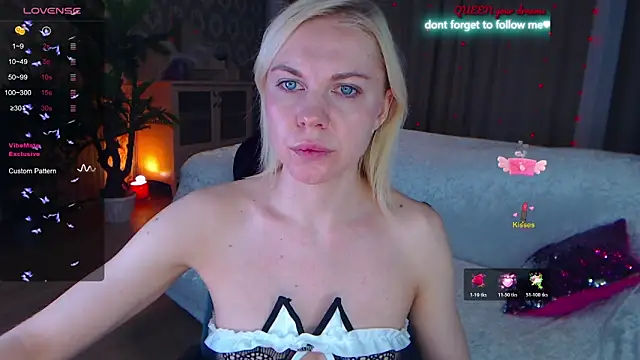 Snapshot of LiSinDoll chatting on December 15, 2025, 3:55 am LiSinDoll online show from December 15, 2025, 3:55 am