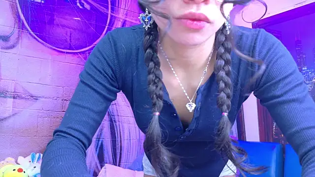 Giaa rossi online show from May 19, 2026, 2:23 pm