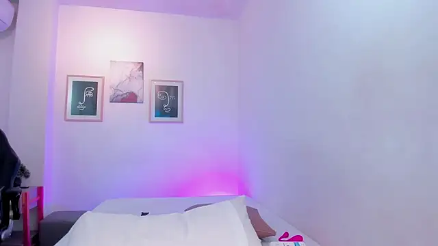 Snapshot of babe_katty chatting on December 5, 2025, 11:52 am babe katty online show from December 5, 2025, 11:52 am