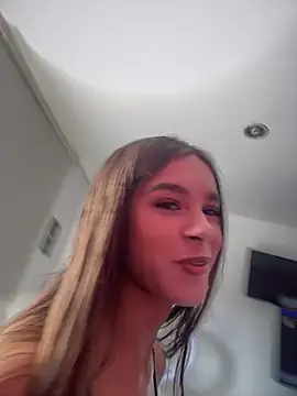 Natalia vidal online show from September 17, 2025, 1:46 pm