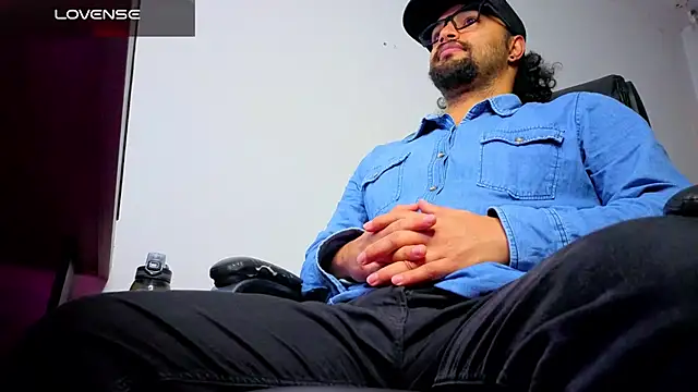 Ernesto-Rodriguez82 online show from March 15, 2026, 5:13 am