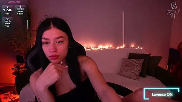 FataleNellie online show from April 14, 2026, 9:32 pm