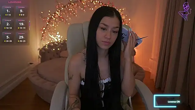 Snapshot of FataleNellie chatting on June 8, 2026, 9:15 pm FataleNellie online show from June 8, 2026, 9:15 pm