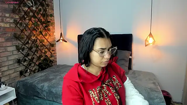 Lia Blake  online show from March 6, 2026, 12:01 pm