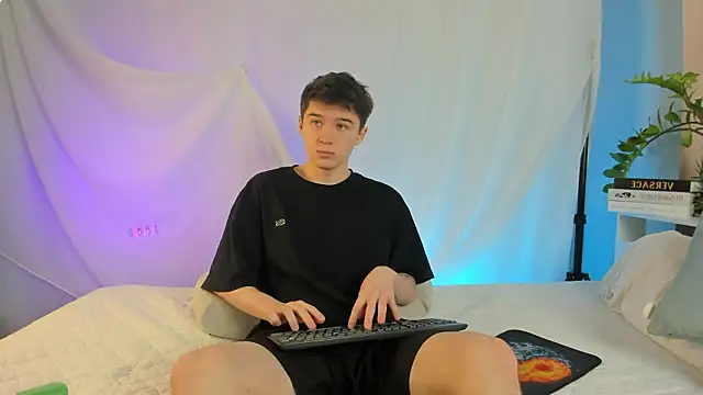 SherlockMax online show from February 25, 2026, 4:44 am