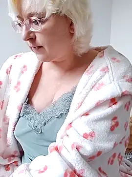 VikaKing online show from September 27, 2025, 9:03 am