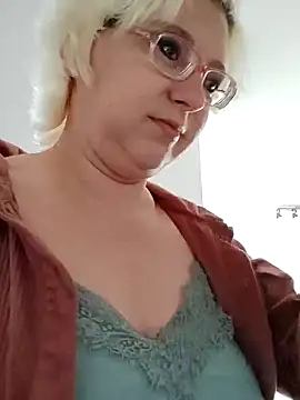 VikaKing online show from October 16, 2025, 9:32 am