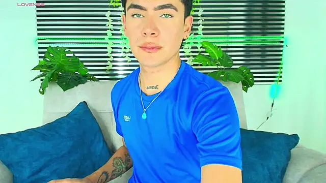 CamiiGuzmanX online show from January 8, 2026, 8:11 pm