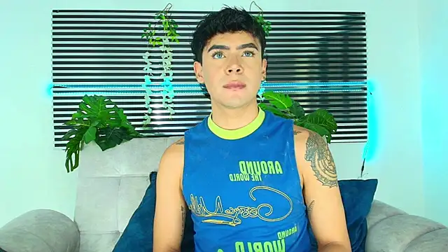 CamiiGuzmanX online show from January 12, 2026, 8:47 pm