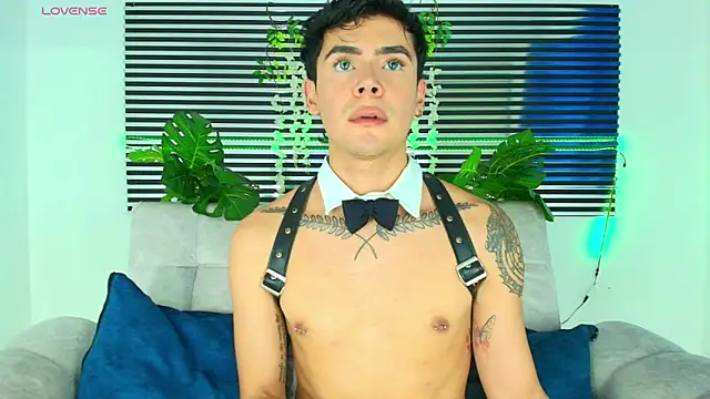 CamiiGuzmanX online show from February 6, 2026, 8:56 pm