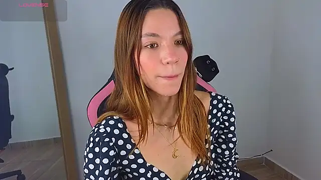 Snapshot of AntonellaaRossii chatting on July 11, 2026, 2:42 pm AntonellaaRossii online show from July 11, 2026, 2:42 pm