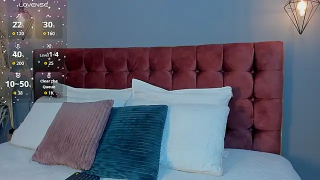 Tania 77  online show from December 2, 2025, 12:21 pm