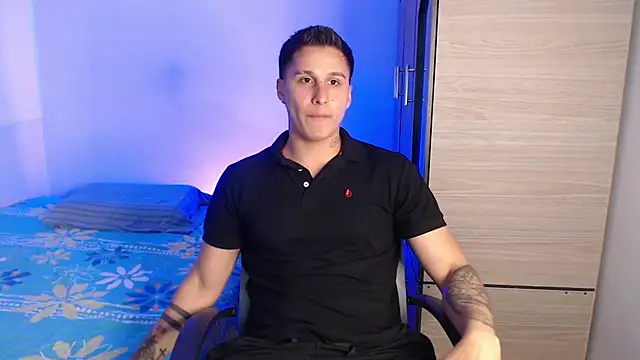 valentinosex1 online show from October 31, 2025, 9:05 pm