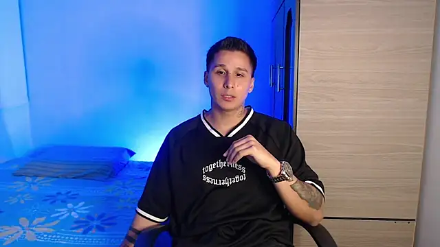 valentinosex1 online show from November 14, 2025, 10:51 pm