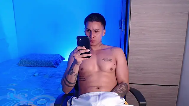 valentinosex1 online show from November 30, 2025, 10:36 pm