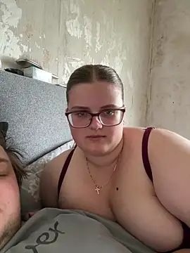 CurvyPaar2 online show from April 19, 2026, 12:26 pm