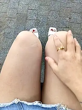 Jessical--Li online show from October 22, 2025, 3:40 am