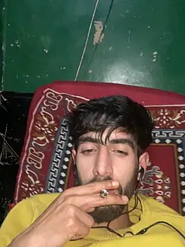 lyath3245 online show from February 16, 2026, 7:32 pm