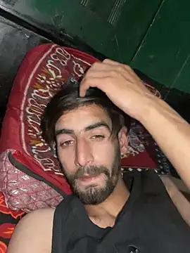 lyath3245 online show from March 12, 2026, 3:40 pm