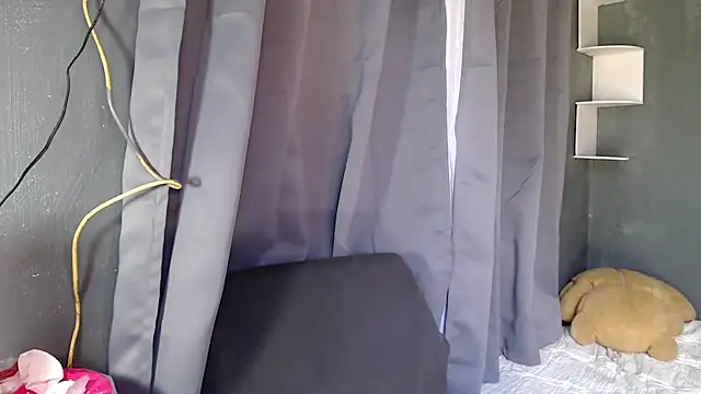 urseductivebarbie xx online show from October 4, 2025, 4:32 am