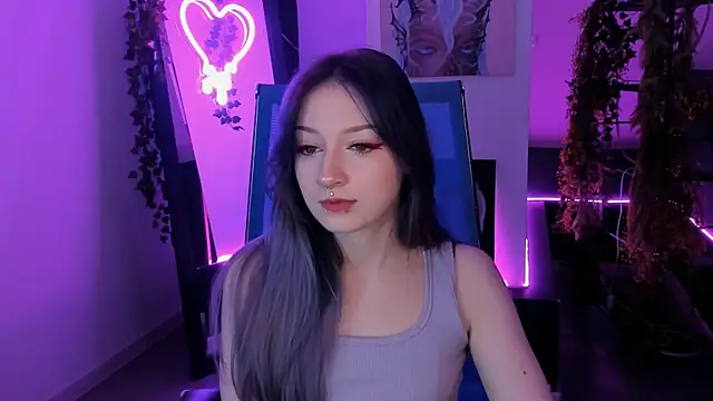 LiliLuna online show from September 12, 2025, 9:31 am