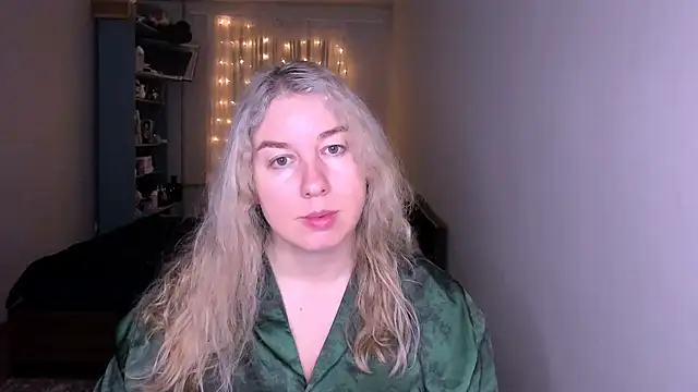 NancySanders online show from April 22, 2026, 6:53 pm