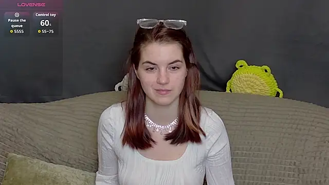 ElzaBlis online show from November 15, 2025, 2:57 pm