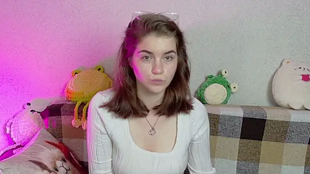 ElzaBlis online show from June 10, 2026, 1:10 pm