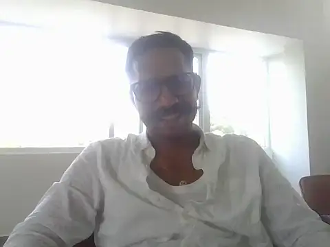 Snapshot of hosur_horny chatting on April 10, 2026, 11:37 am hosur horny online show from April 10, 2026, 11:37 am