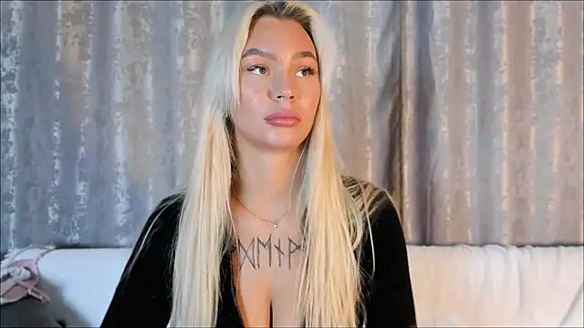 Eva Re online show from October 17, 2025, 6:05 am