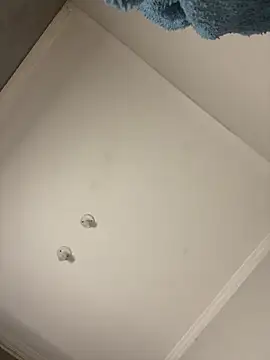 jhennyfer online show from February 21, 2026, 4:35 am