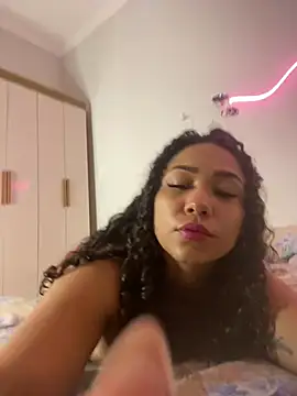 jhennyfer online show from July 23, 2026, 6:00 am
