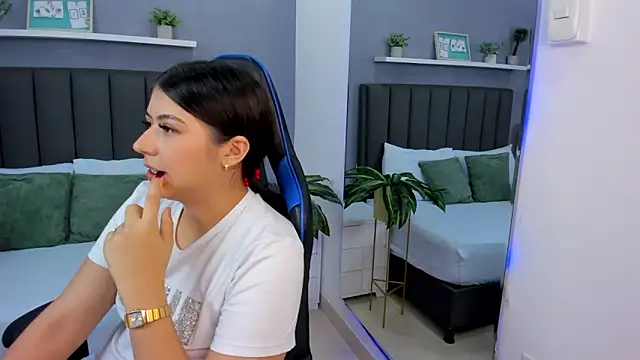 anagil  online show from December 20, 2025, 8:27 pm