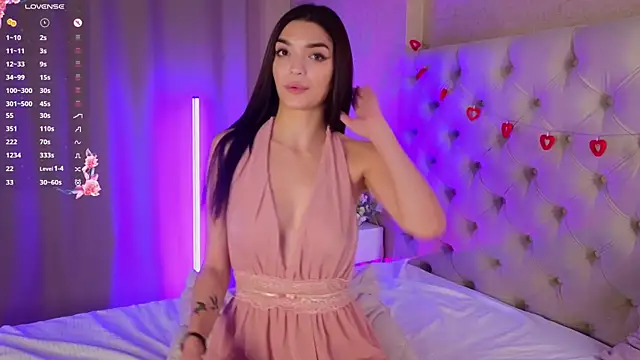 MarciaMarshall online show from October 13, 2025, 8:31 pm