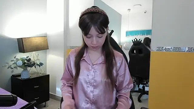 VioletaNova online show from April 23, 2026, 12:29 pm