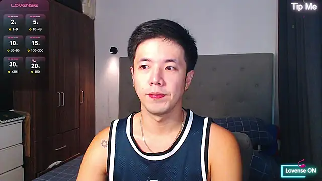 Addictiveboi online show from April 19, 2026, 2:33 am