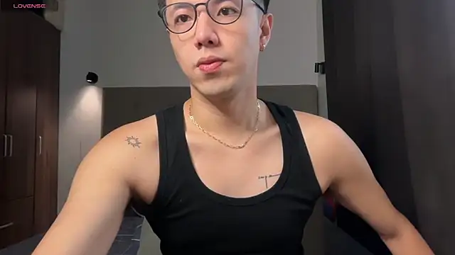 Snapshot of Addictiveboi chatting on May 2, 2026, 1:43 am Addictiveboi online show from May 2, 2026, 1:43 am