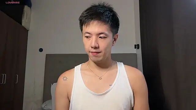 Snapshot of Addictiveboi chatting on June 2, 2026, 2:02 am Addictiveboi online show from June 2, 2026, 2:02 am